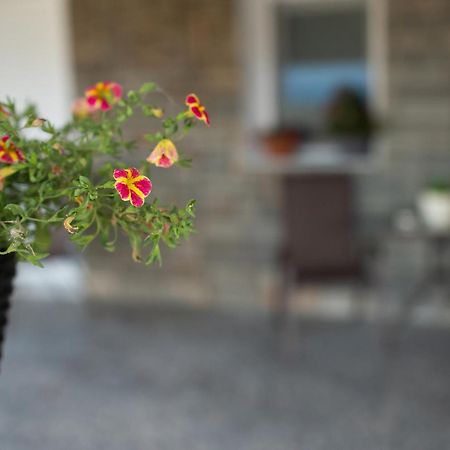 Four Sis Rooms Mangana Εξωτερικό φωτογραφία